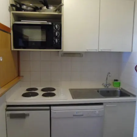 4 Pers. A Valfrejus Avec Balcon, Proche Telecabine Et Ecoles De - Fr-1-561-99 *